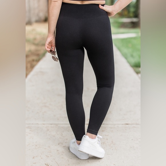 Ready to Go Leggings - Picture 3 of 9